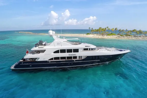 Boat Charter Miami Guide: How to Choose the Right Private Yacht Experience for Any Occasion
