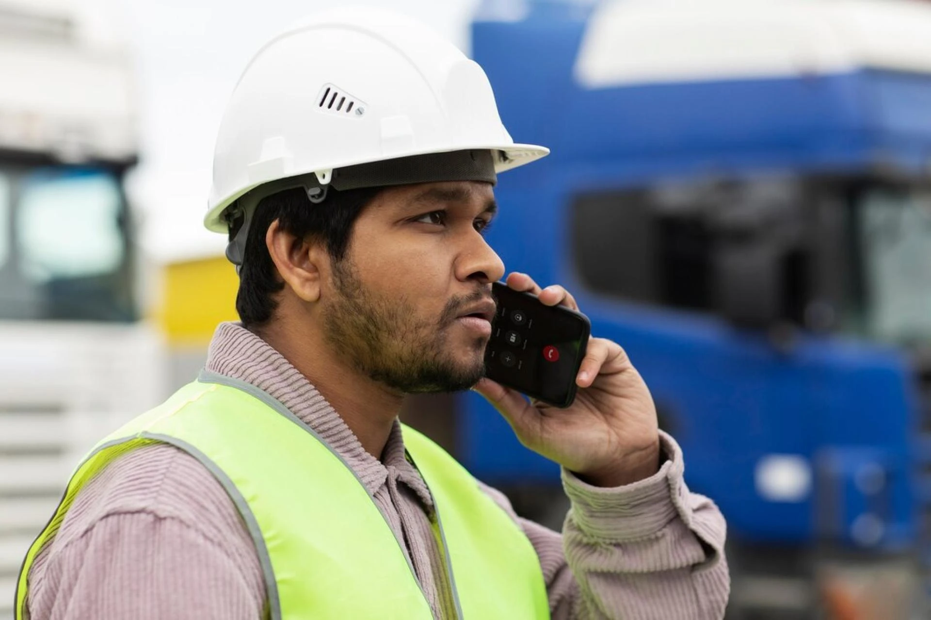 Key Features of the Motorola XPR 3300e for Professional Use