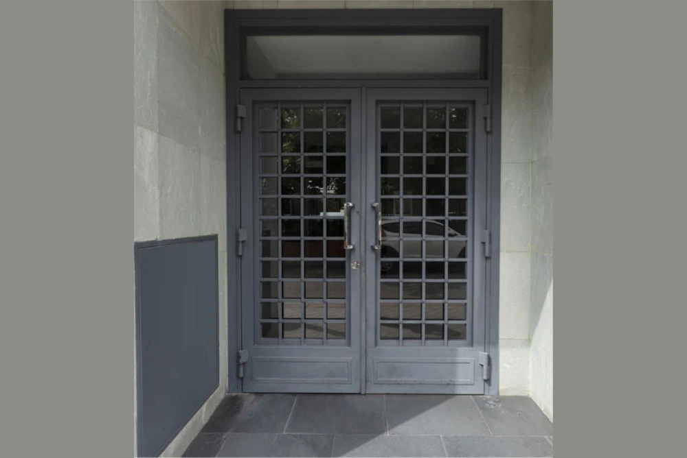 What are the Advantages and Disadvantages of a Metal Doors?