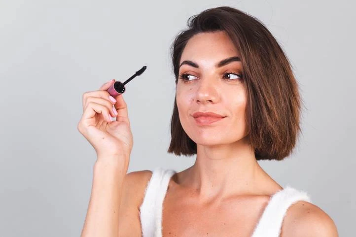 The 7-Step Guide to Create the Smokey Eyes Makeup Look With Just Smoky Kajal