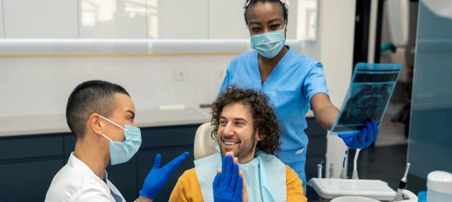 What is a Periodontist: Who Are They?