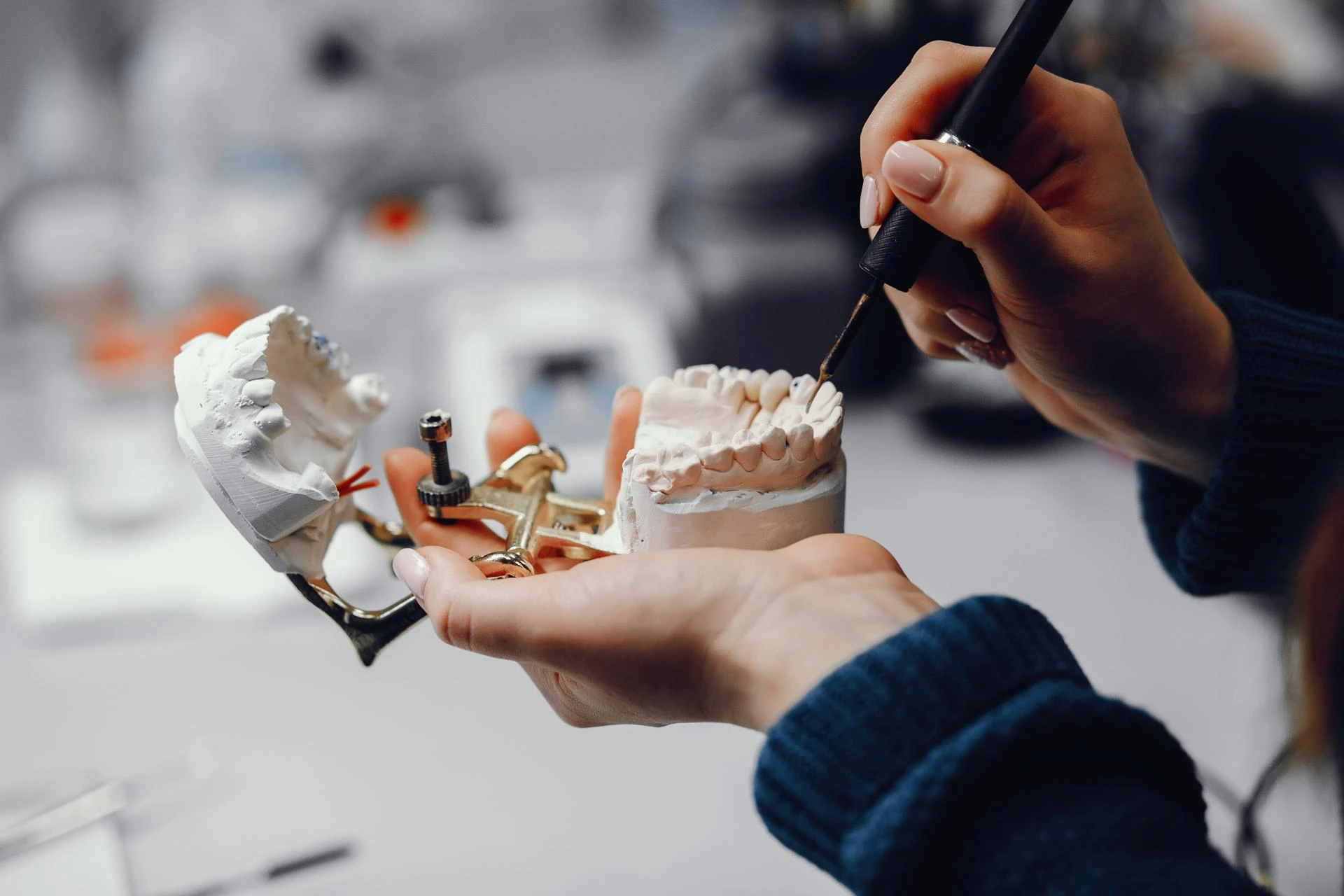 What is a Periodontist: Who Are They?