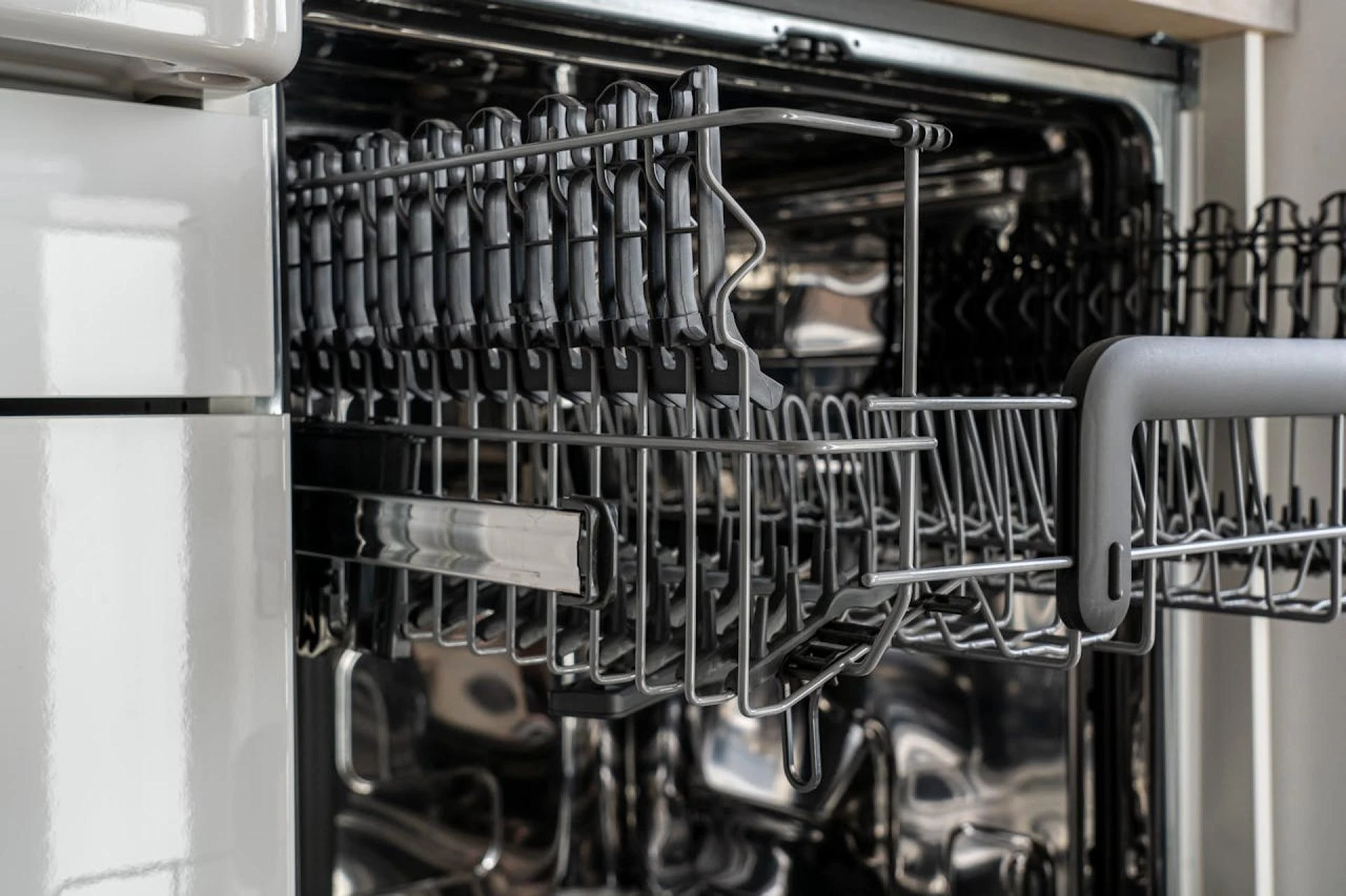 How to Choose the Right Professional for Dishwasher Installation in Montreal