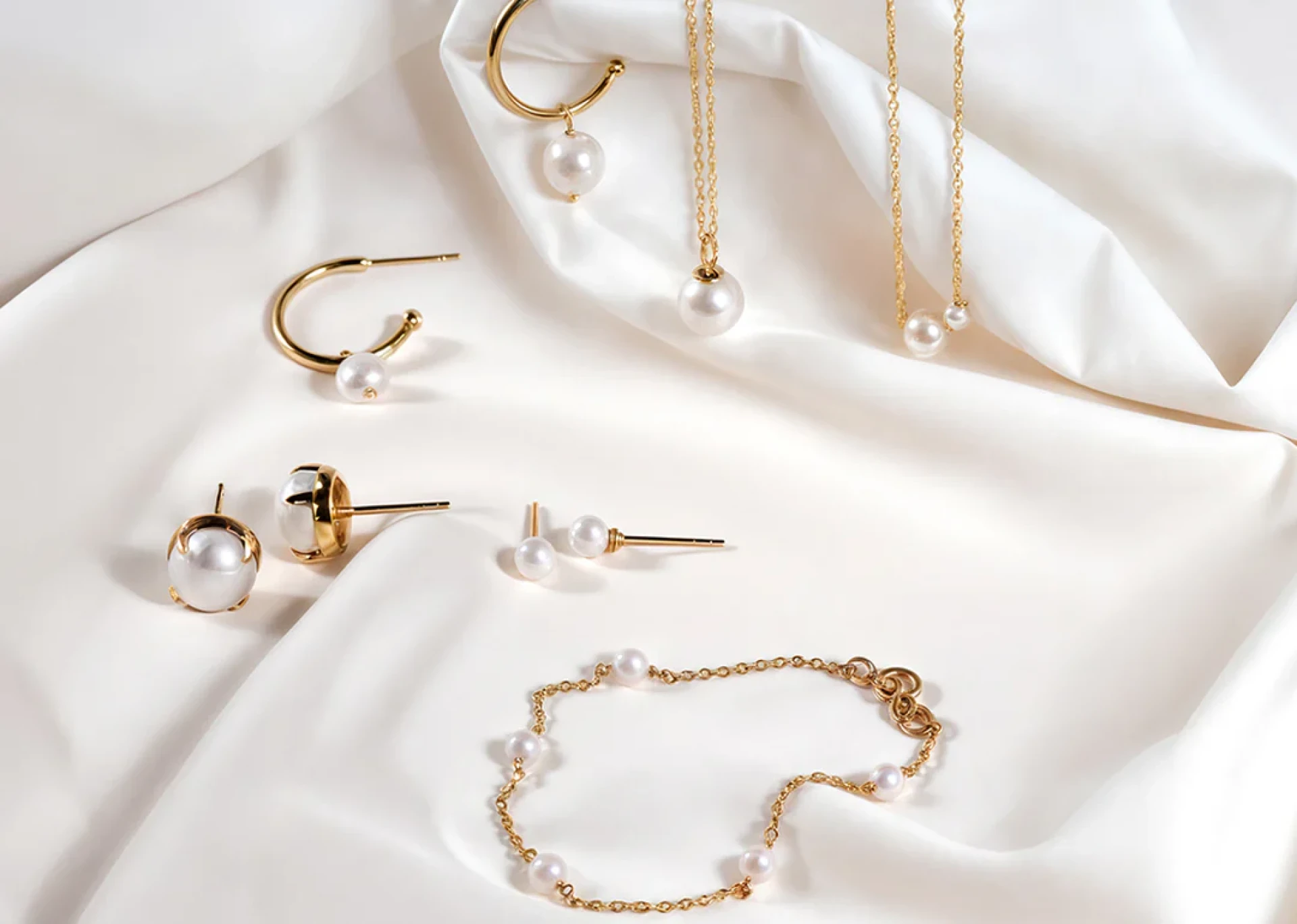 The History and Symbolism of Birthstone Jewelry: A Complete Guide