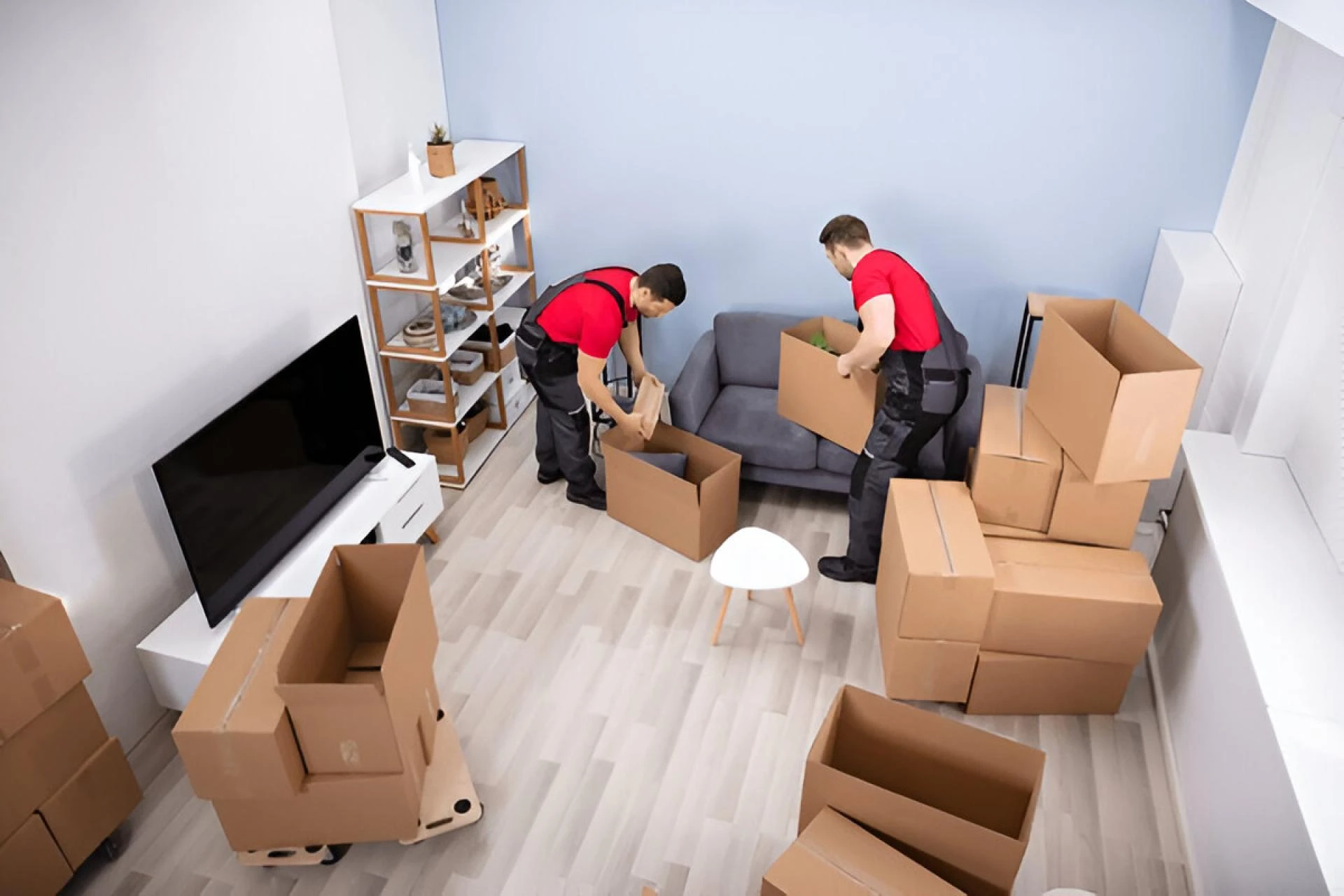 Pros and Cons of Moving House on Your Own