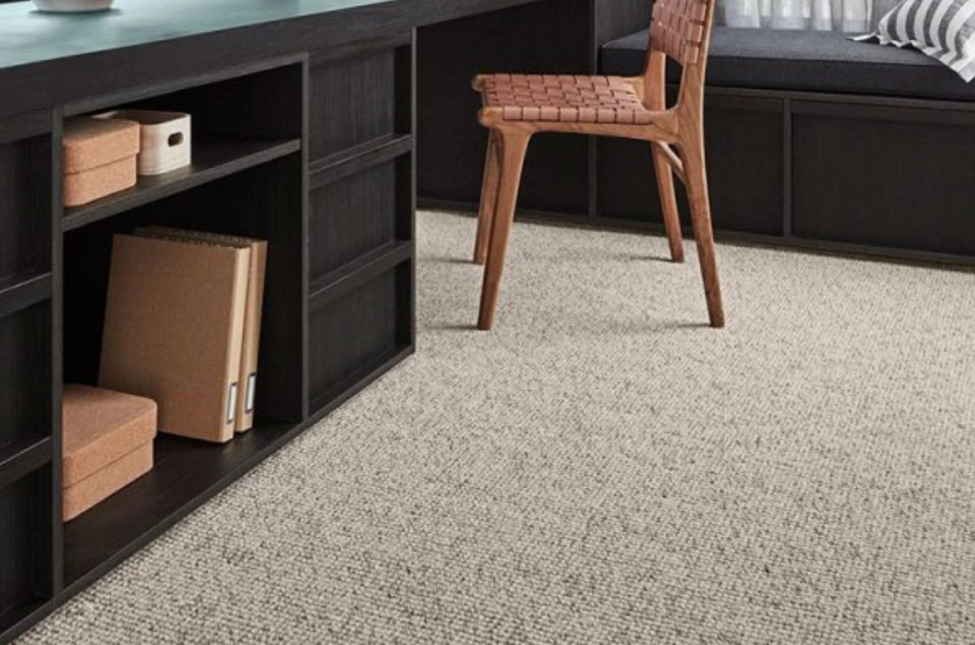 Avoid Mistakes When Hiring Local Carpet Layers Installers
