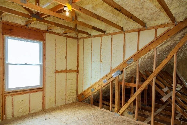 How to Choose the Right Spray Foam Insulation Contractor