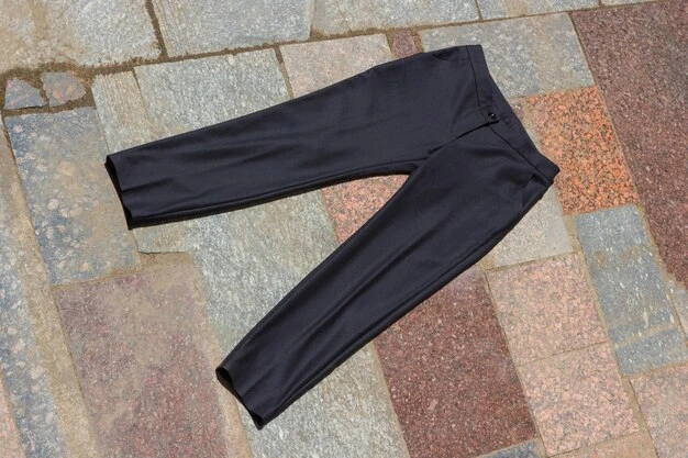 The Rise of Slim-Fit and Relaxed-Fit Bottom Wear in Men’s Fashion