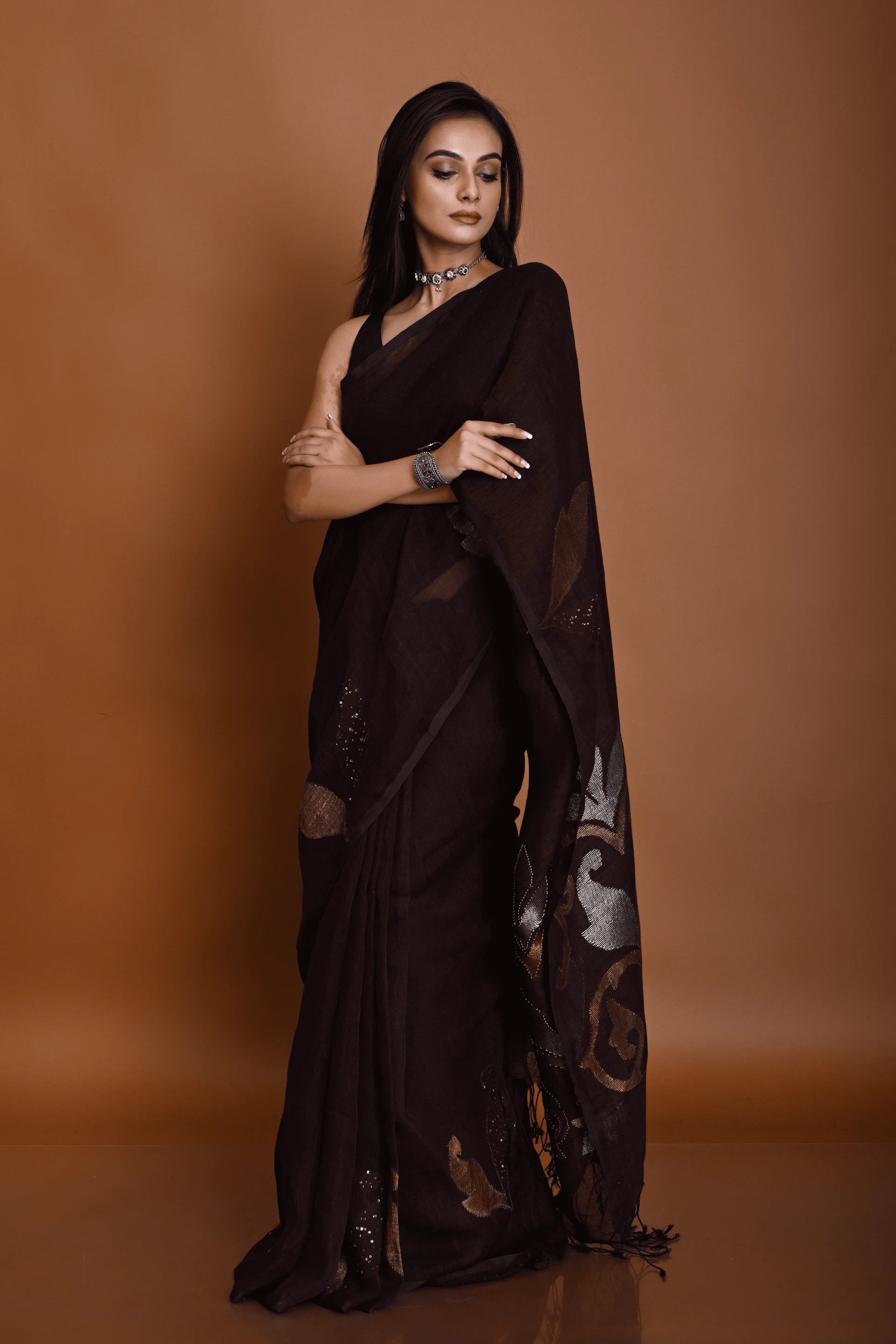Silk Linen Sarees – Modern & Traditional Styles at Prativa Collections