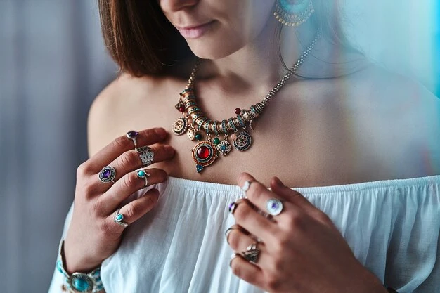 Modern Jewelry Trends Redefining Everyday Elegance