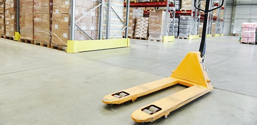 Top Safety Tips for Operating a Hand Pallet Truck