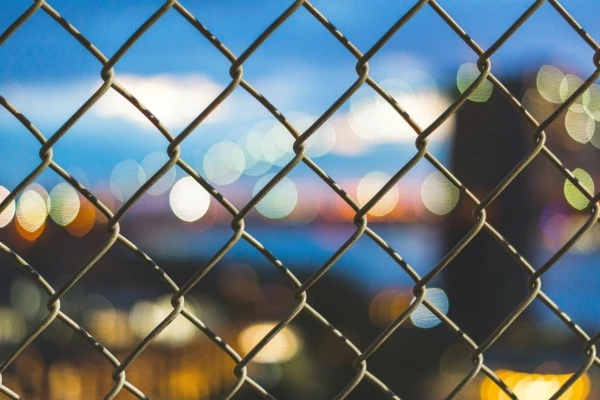 What Are the Benefits of Aluminium Slat Fencing, but Also the Cost Involved in Choosing This Option?