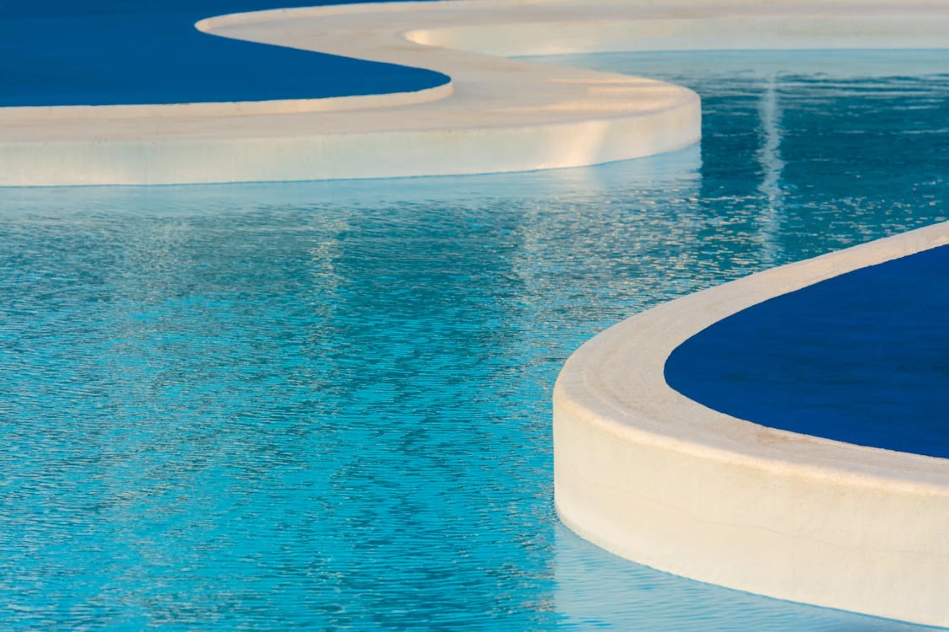 The Essential Guide to Modern Pool Renovations