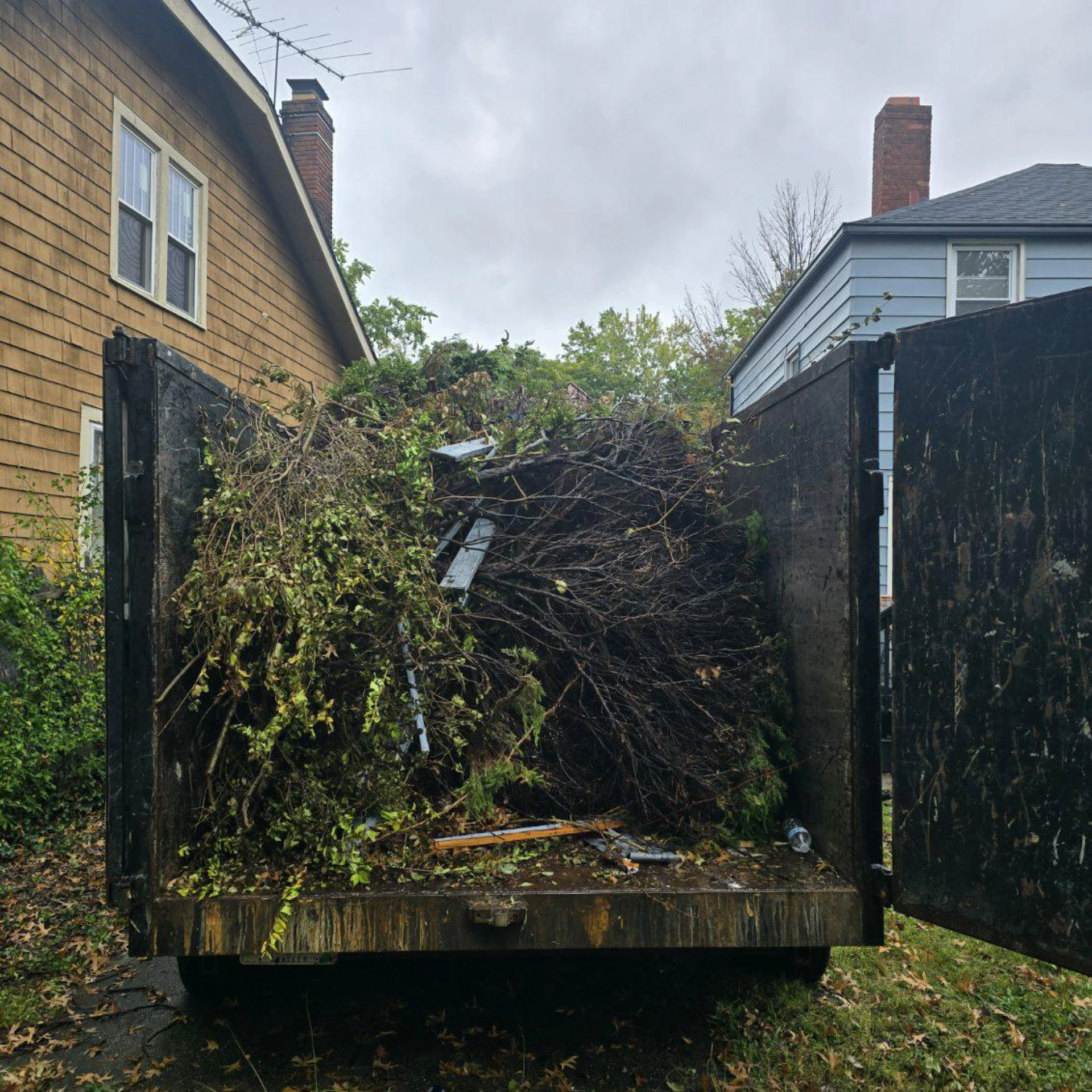 Breaking Down Renovation Waste: What Really Belongs in Your Dumpster